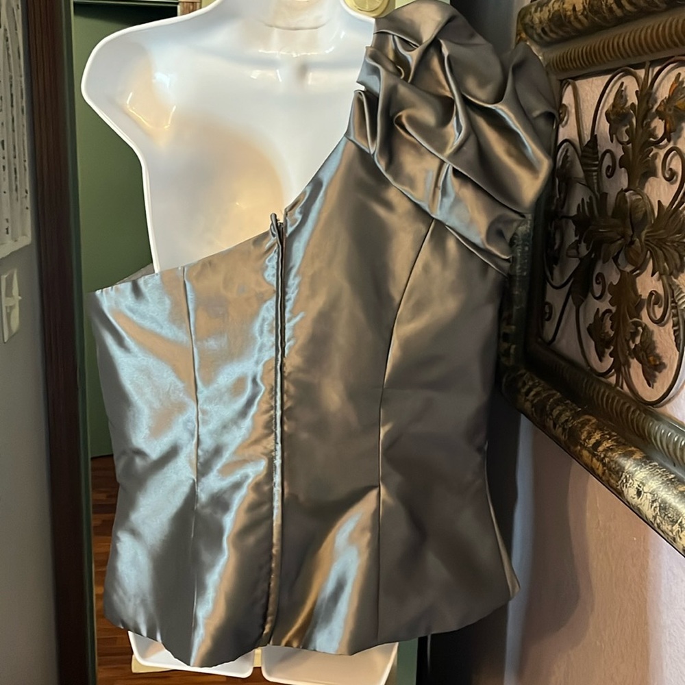 NWOT Alfred Angelo Top -Grey formal one shoulder ruched Satin top Sz 18 - Picture 6 of 12